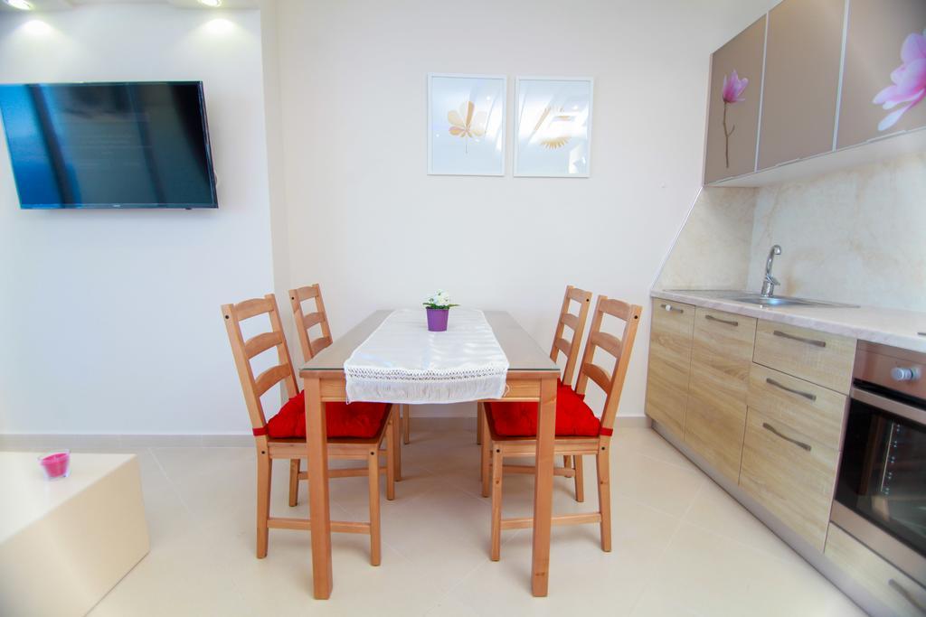 Blue Sea Apartments Саранде Екстериор снимка